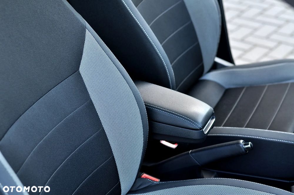 Skoda RAPID 1.0 TSI Style - 23