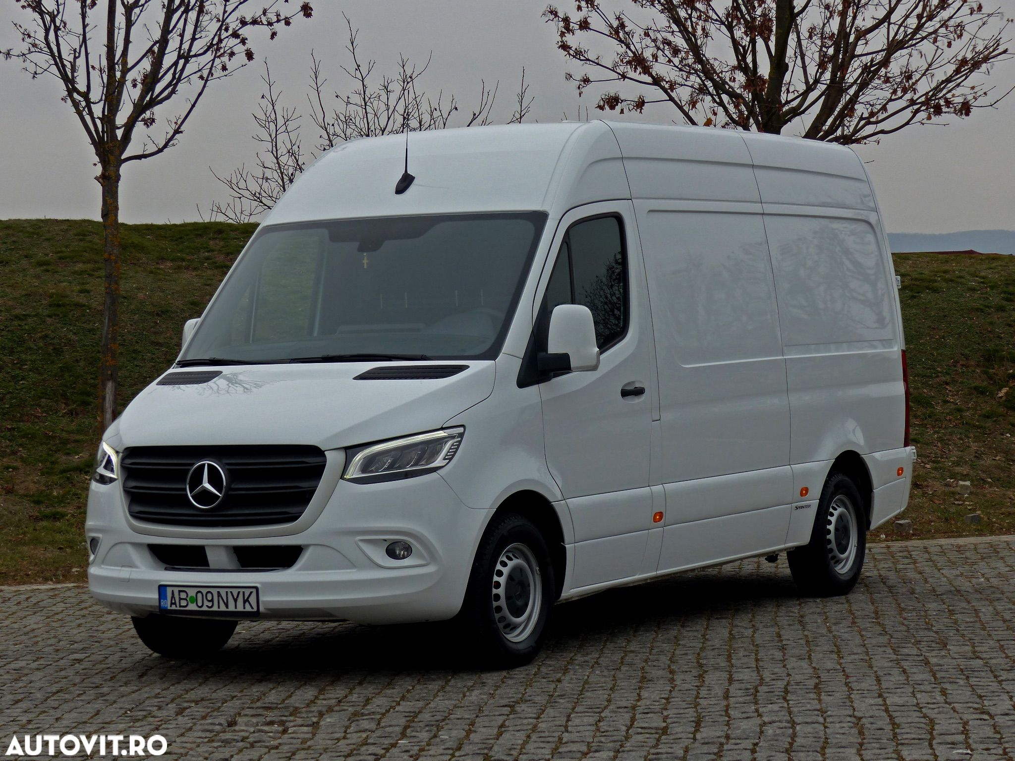 Mercedes-Benz Sprinter - 1