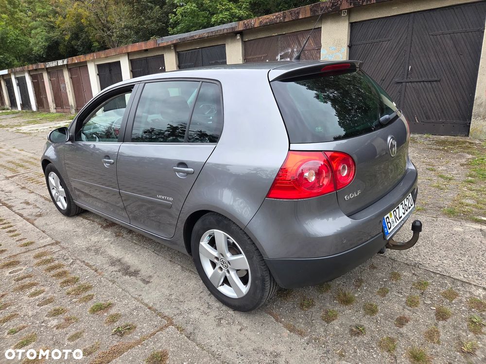 Volkswagen Golf 1.9 TDI DPF United - 3