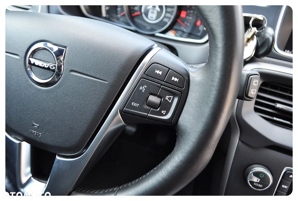 Volvo V40 T2 Drive-E Momentum - 38