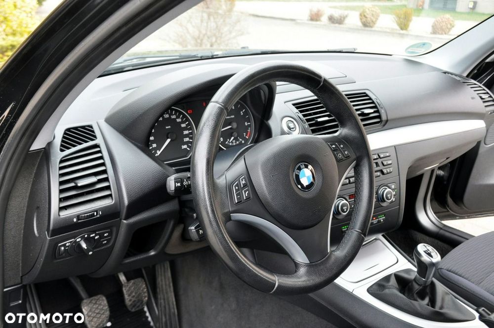 BMW Seria 1 - 21