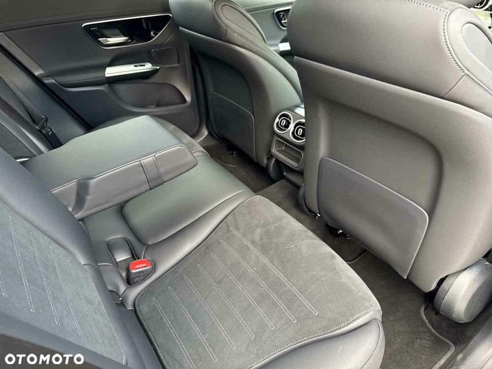 Mercedes-Benz GLC - 21