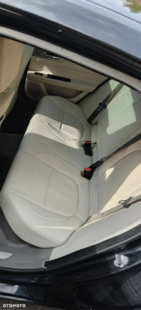 Jaguar XF 20d Prestige - 10