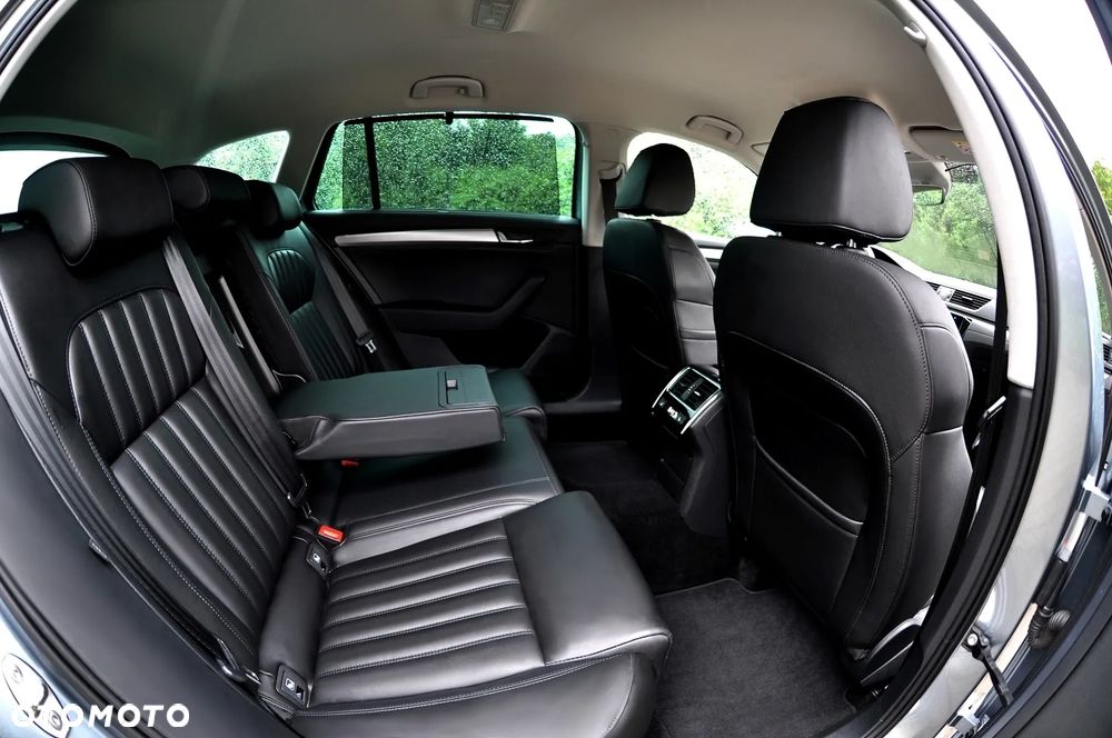 Skoda Superb 2.0 TDI DSG Premium Edition - 21