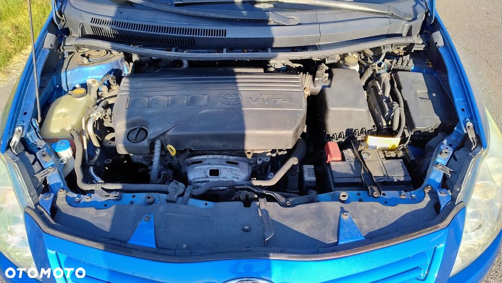 Toyota Auris 1.33 VVT-i Terra - 9
