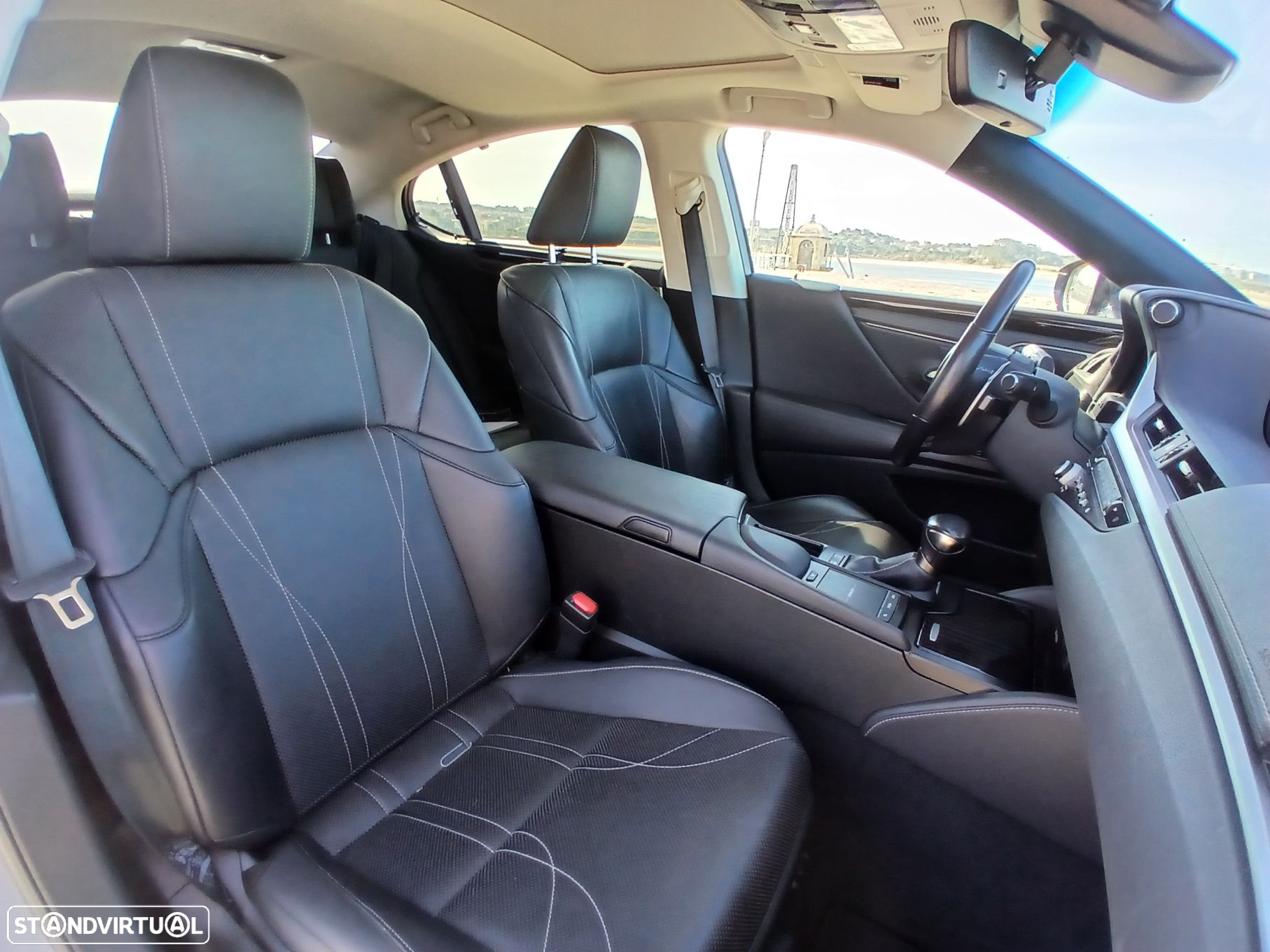 Lexus ES 300h - 10