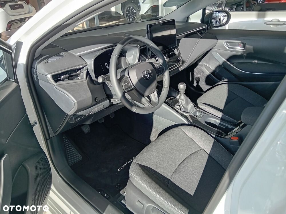 Toyota Corolla - 4