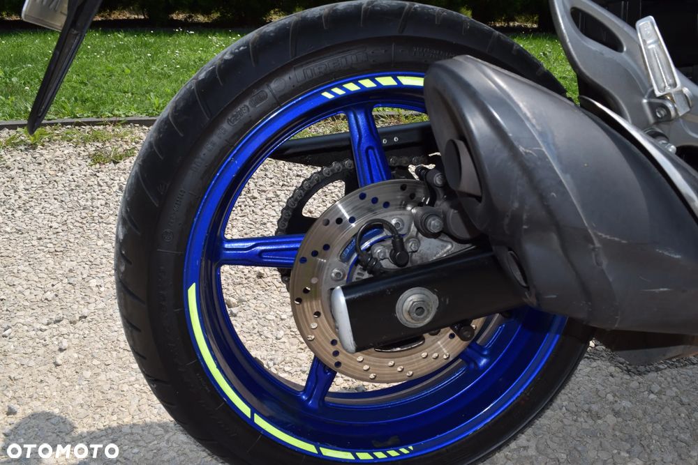 Suzuki Gladius - 6