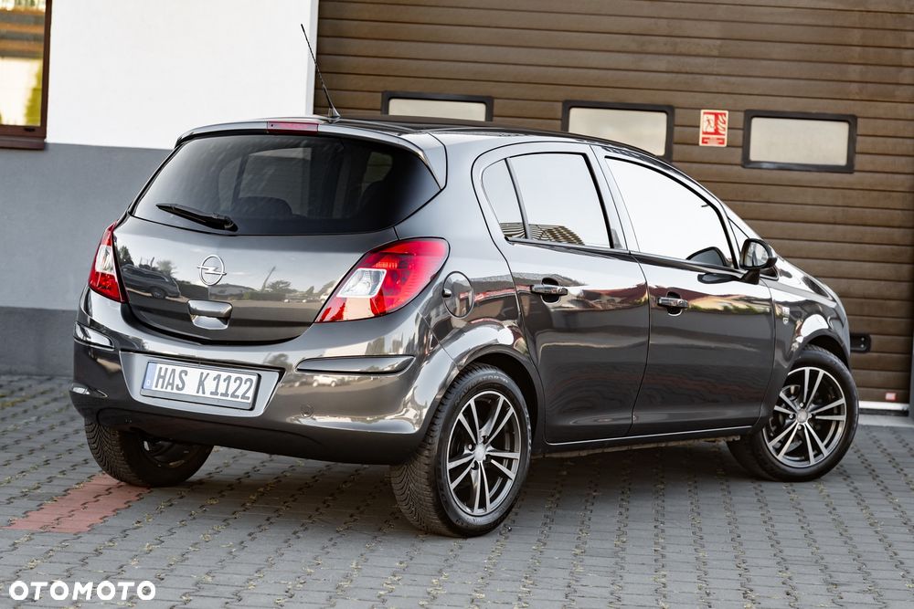 Opel Corsa 1.4 16V Cosmo - 14