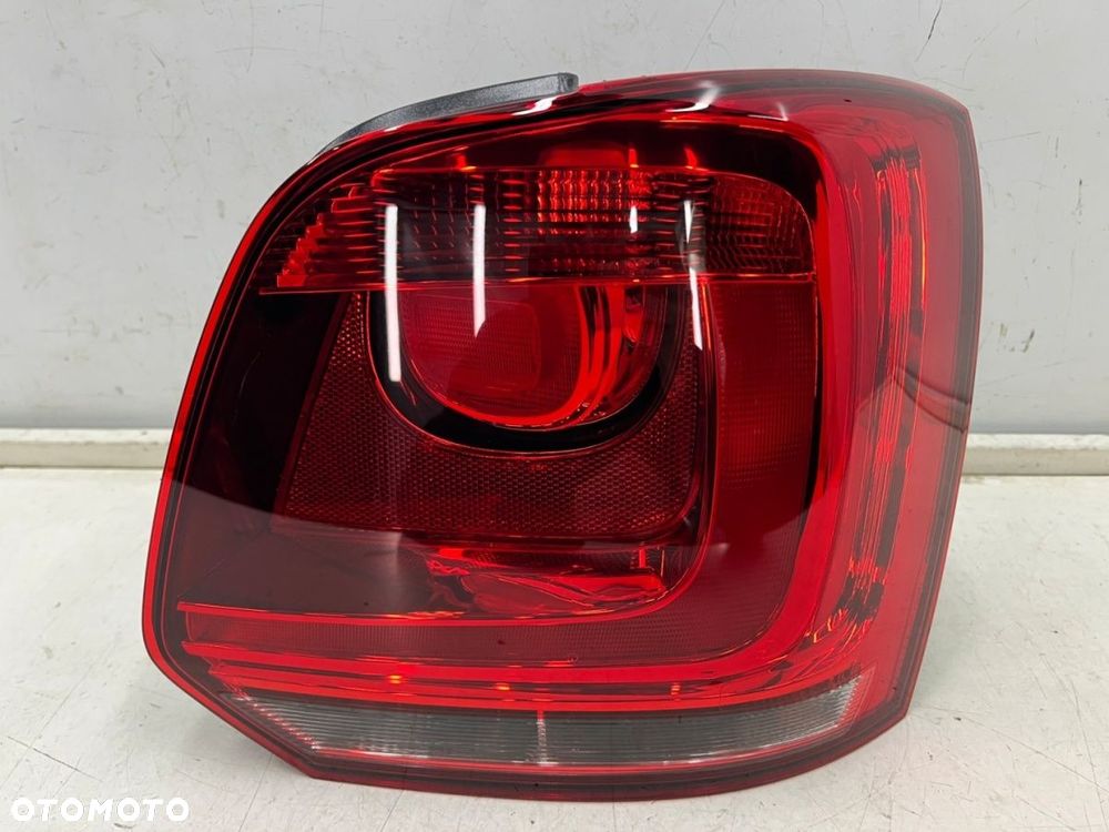 Lampa VW Polo V 6r 09-14r. NOWA prawa tylna w błotnik oryginalna prawy tył EUROPA - 1