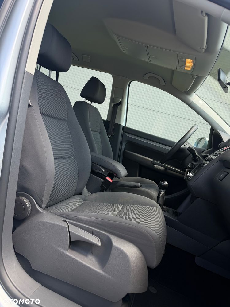 Volkswagen Touran 1.9 TDI DPF Blue Motion Trendline - 24