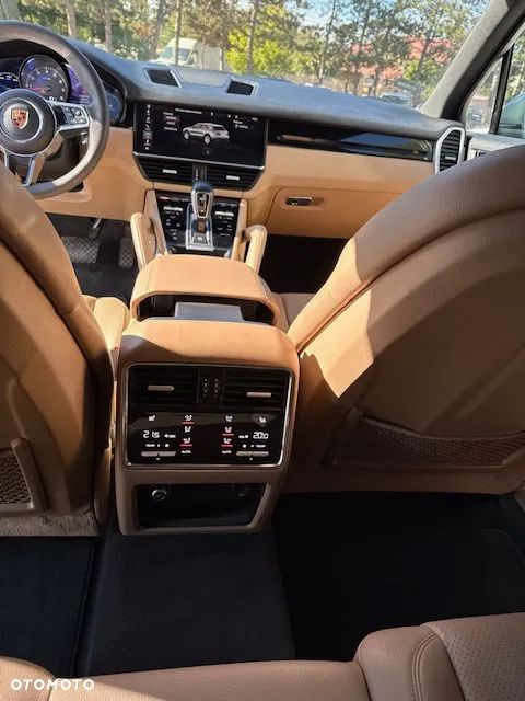 Porsche Cayenne Standard - 13