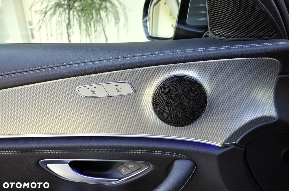 Mercedes-Benz Klasa E 220 d 4Matic T 9G-TRONIC AMG Line - 21