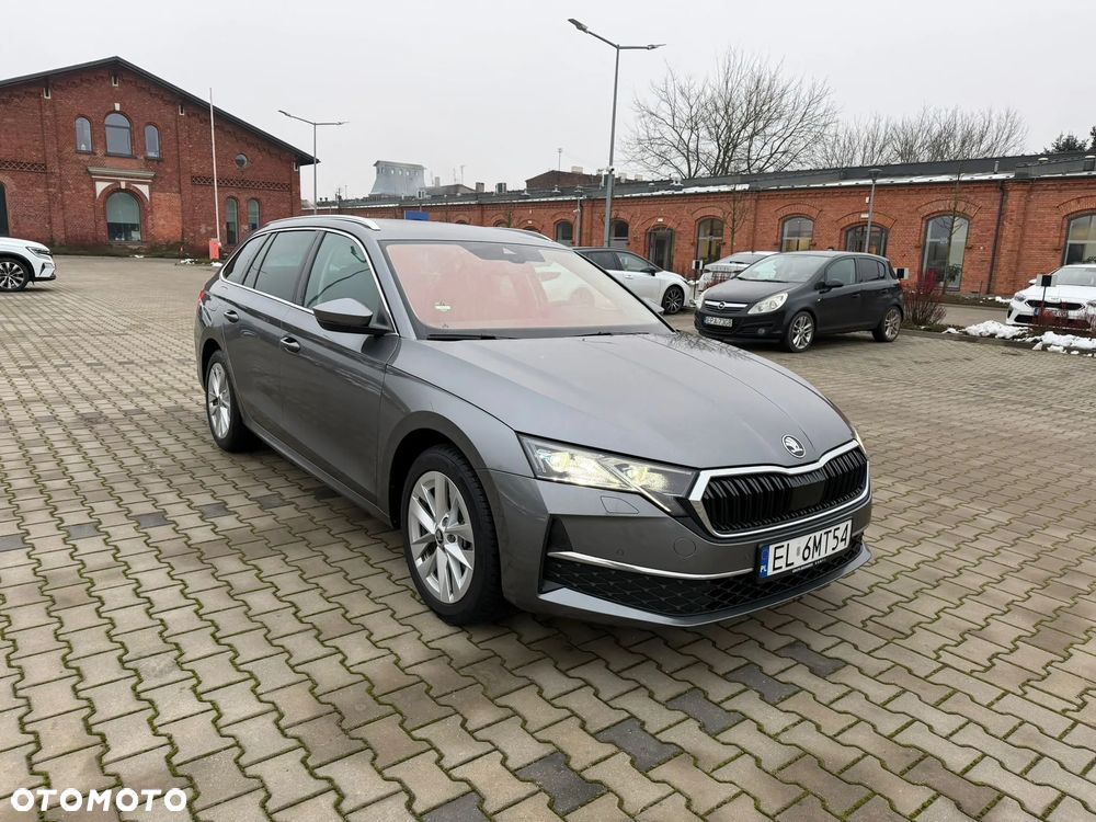 Skoda Octavia 2.0 TDI Edition 130 Essence DSG - 2