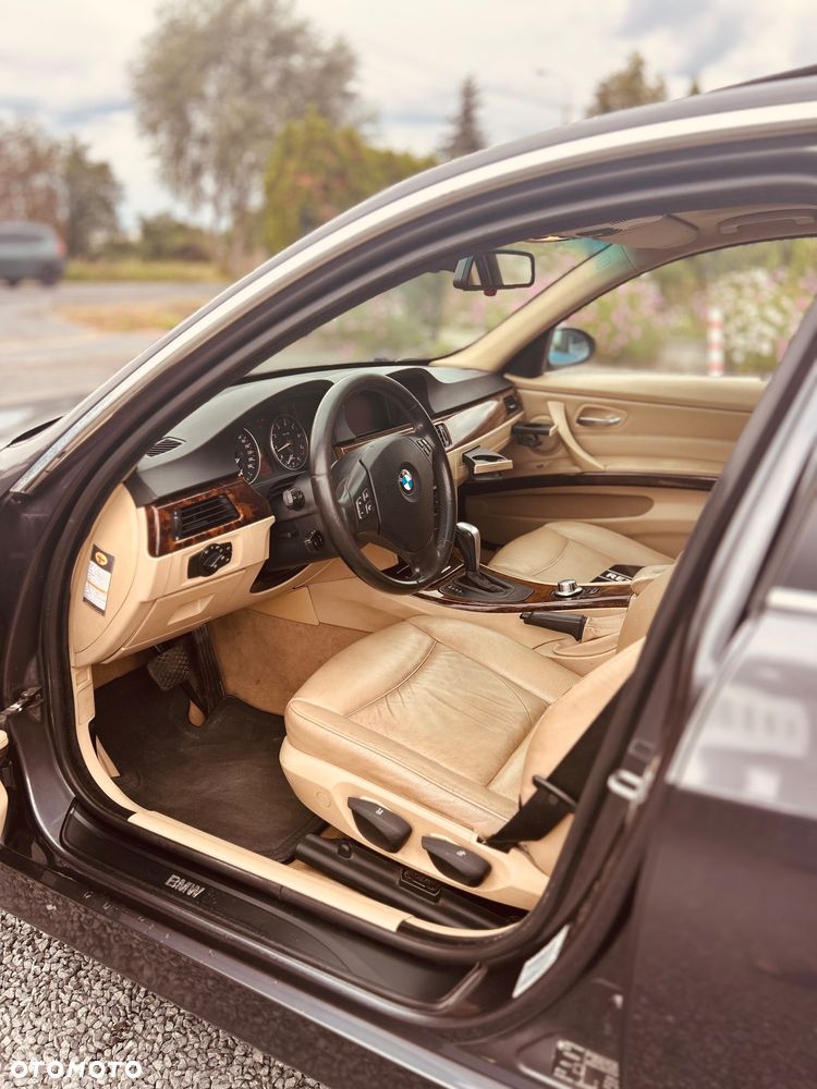 BMW Seria 3 330i - 6