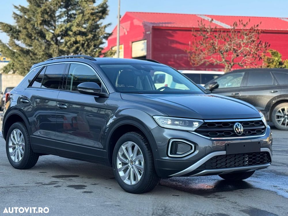 Volkswagen T-Roc - 8