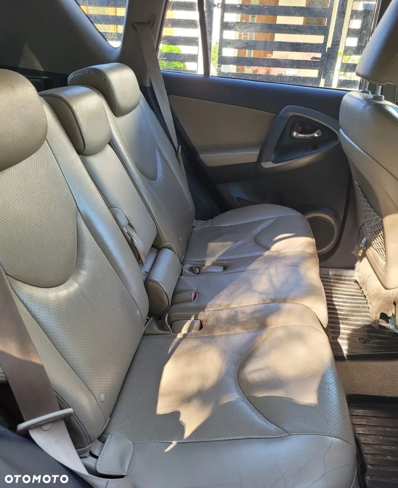 Toyota RAV4 2.2 D-CAT Premium - 5