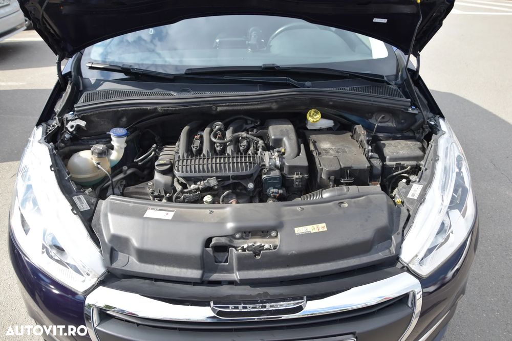 Peugeot 208 1.2 L PureTech Active - 9
