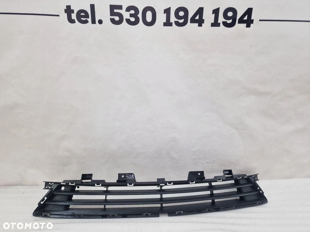 OPEL ZAFIRA C LIFT 15- KRATKA ŚRODKOWA ZDERZAKA PRZEDNIEGO PRZÓD , NR 39079784 , NR AUKCJI KR508 - 1