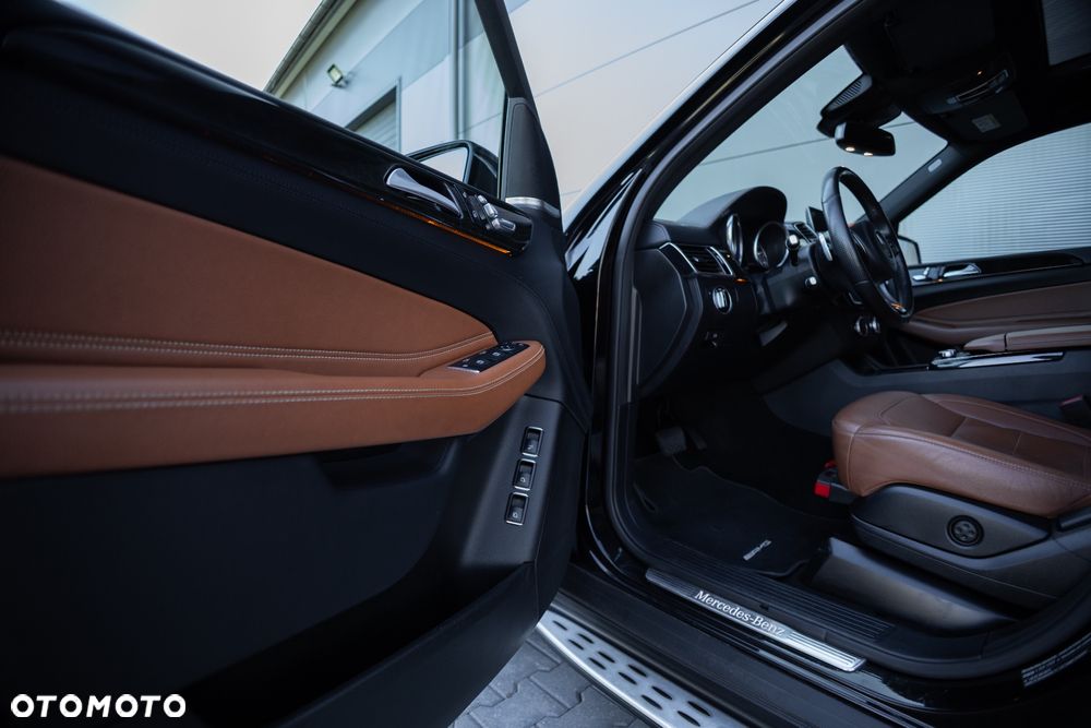 Mercedes-Benz GLS 350 d 4-Matic - 24