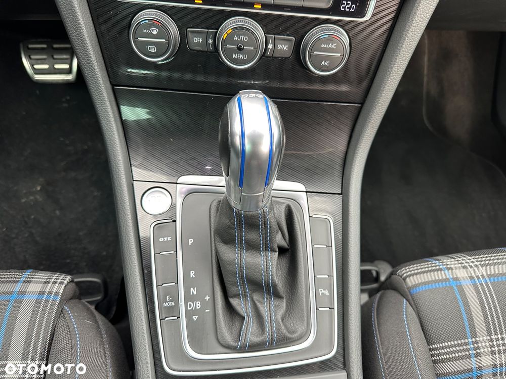 Volkswagen Golf - 16