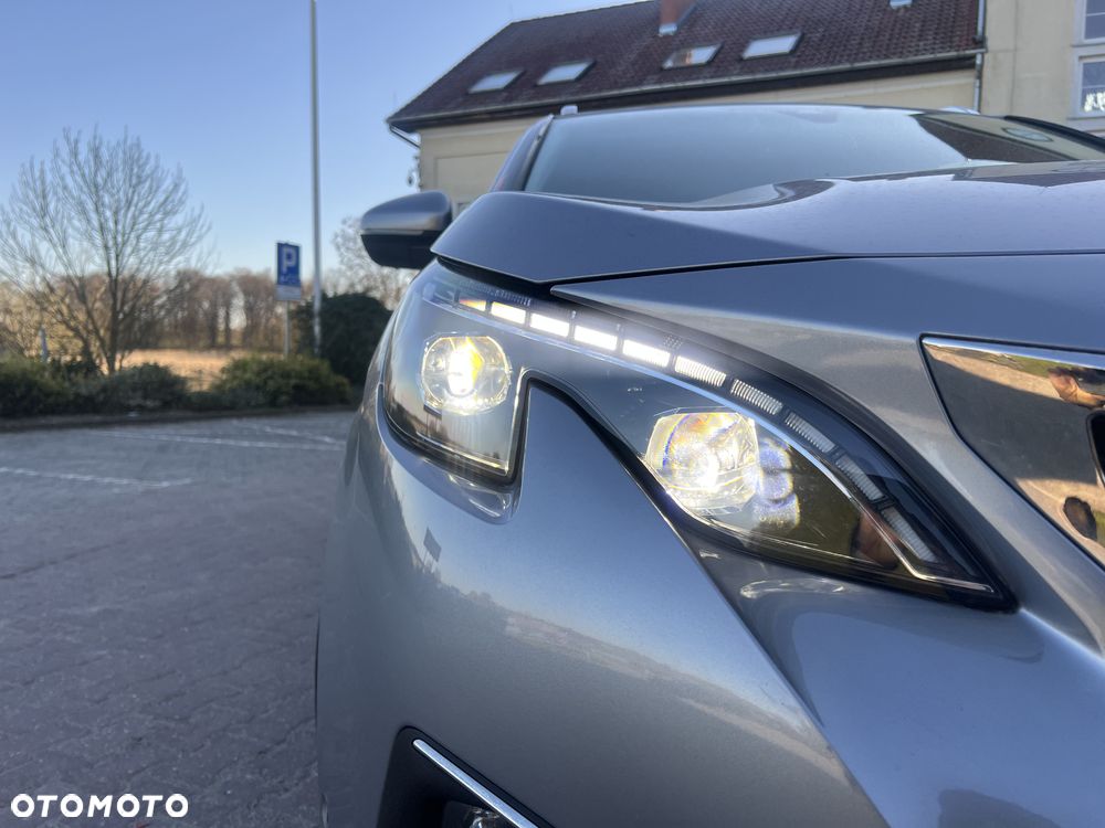 Peugeot 5008 1.6 BlueHDI Allure S&S EAT6 - 19