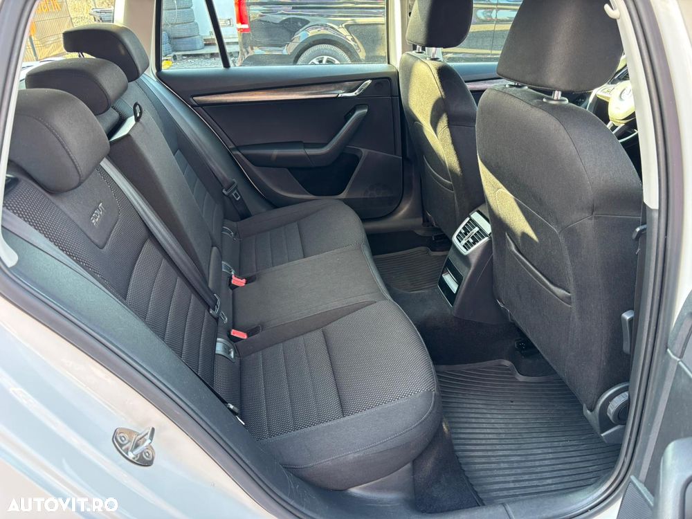 Skoda Octavia 2.0 TDI (Green tec) 4x4 DSG Scout - 24