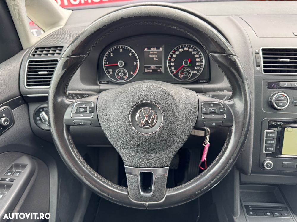 Volkswagen Touran 2.0 TDI DPF DSG Highline - 9