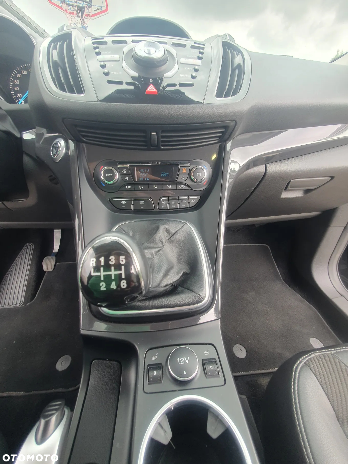 Ford Kuga 2.0 TDCi 2x4 ST-Line - 6