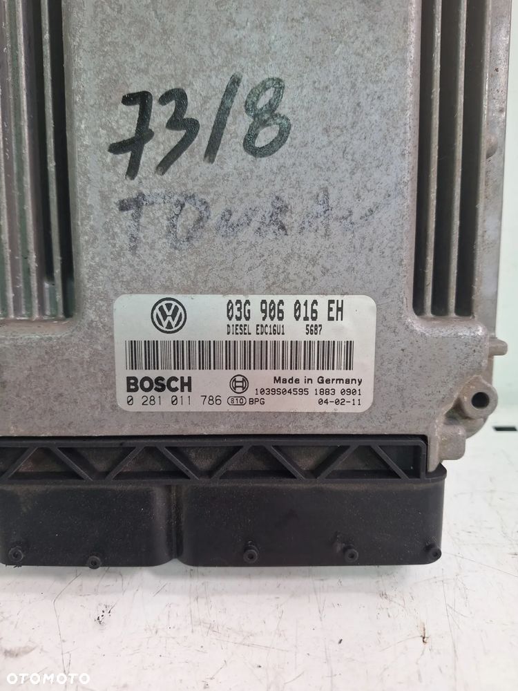 komputer sterownik silnika  ECU   VOLKSWAGEN  TOURAN  03G906016EH  /  0 281 011 786   (45/2)   (73/8) - 9