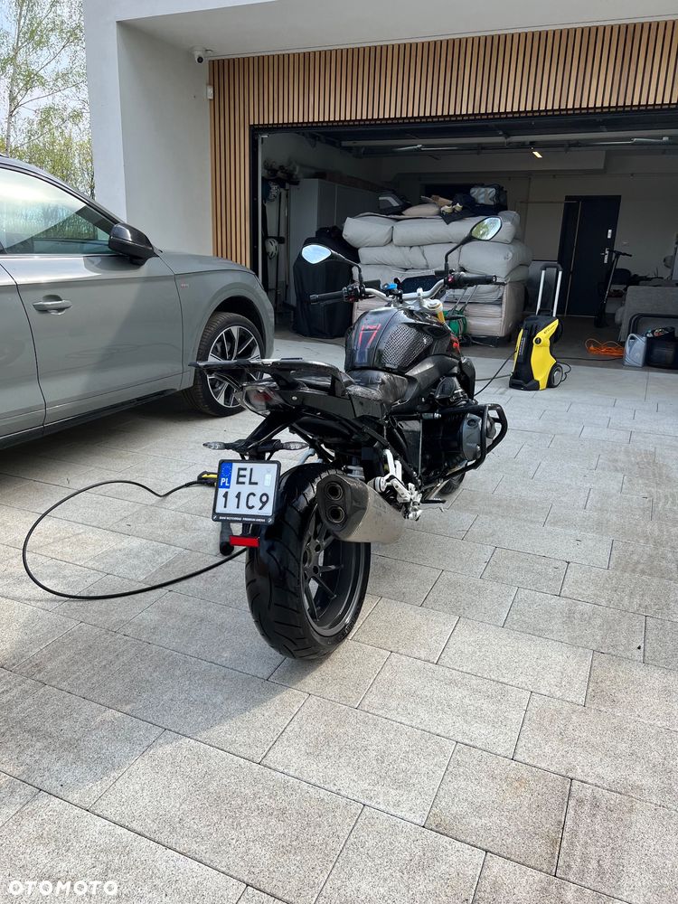 BMW R - 8