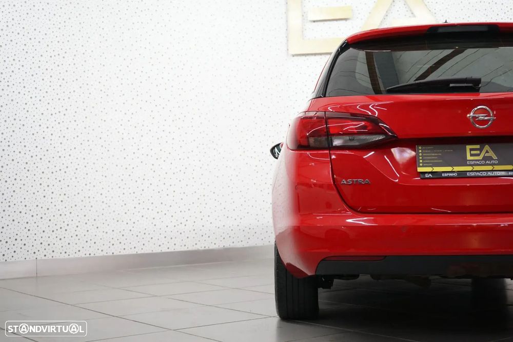 Opel Astra Sports Tourer - 36