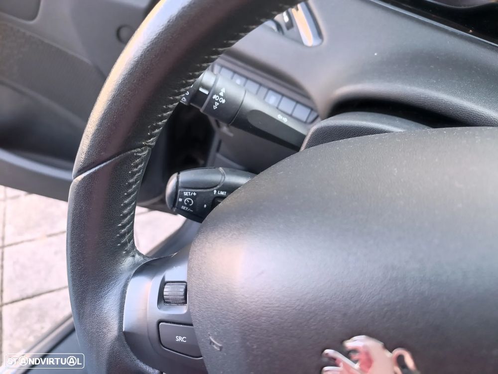 Peugeot 208 1.4 HDi Active - 17