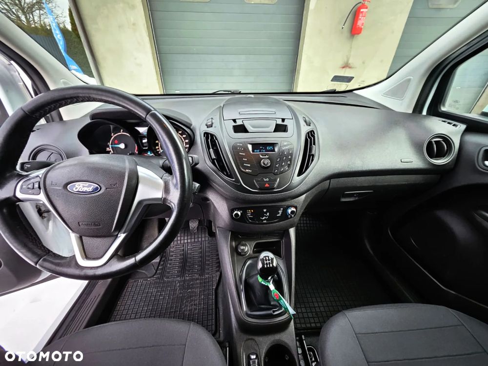 Ford Transit Courier - 9