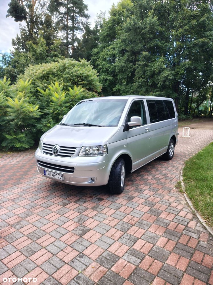 Volkswagen Caravelle - 1