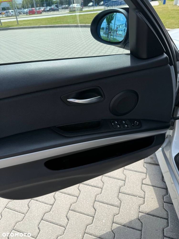 BMW Seria 3 320i - 22