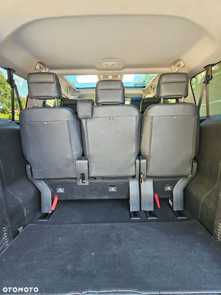 Peugeot Traveller - 13