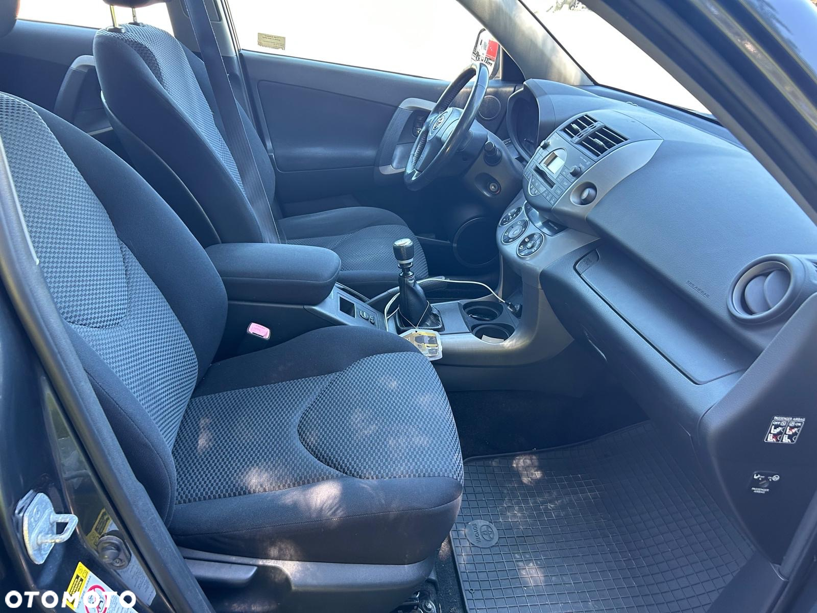 Toyota RAV4 2.2 D-4D Sol - 24