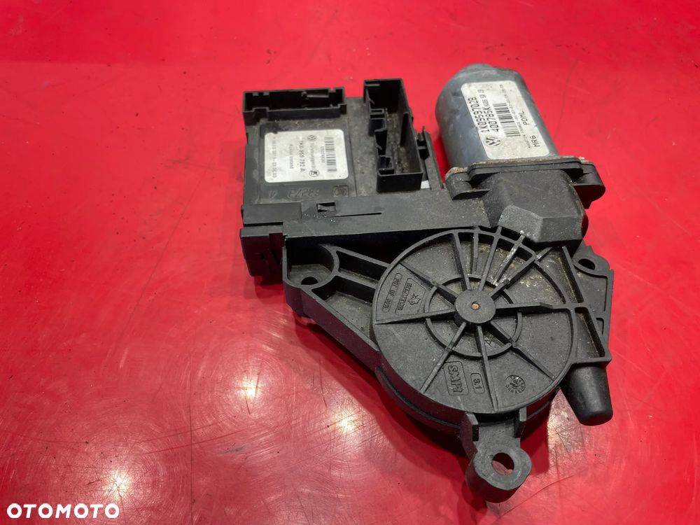 SILNICZEK SZYBY TOURAN 1K0959702B - 3