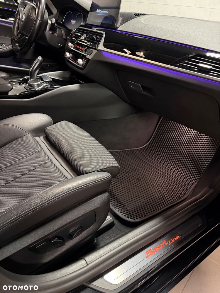 BMW Seria 5 520d xDrive Sport Line - 13