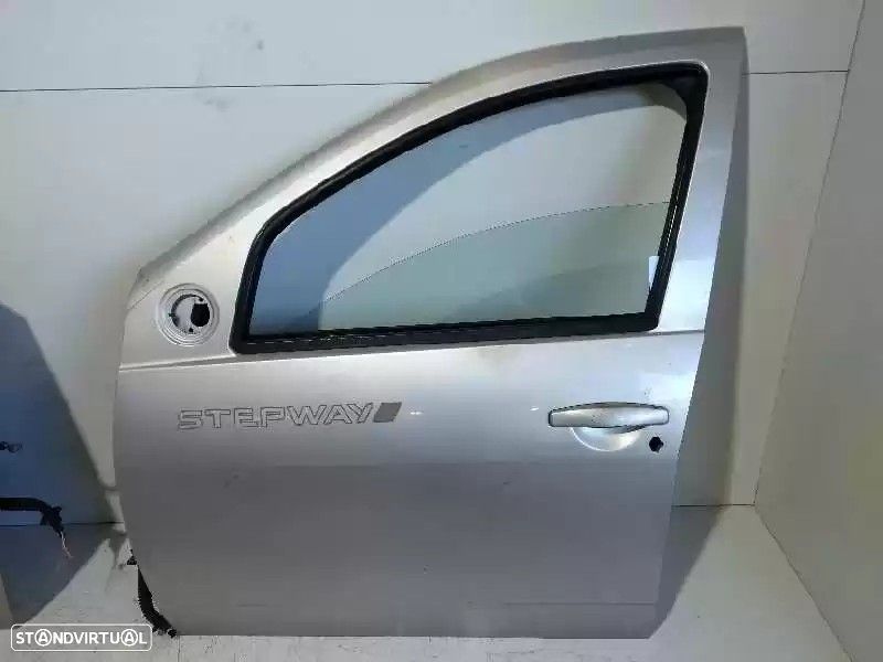 PORTA FRONTAL ESQUERDA DACIA SANDERO 2010 - - 4