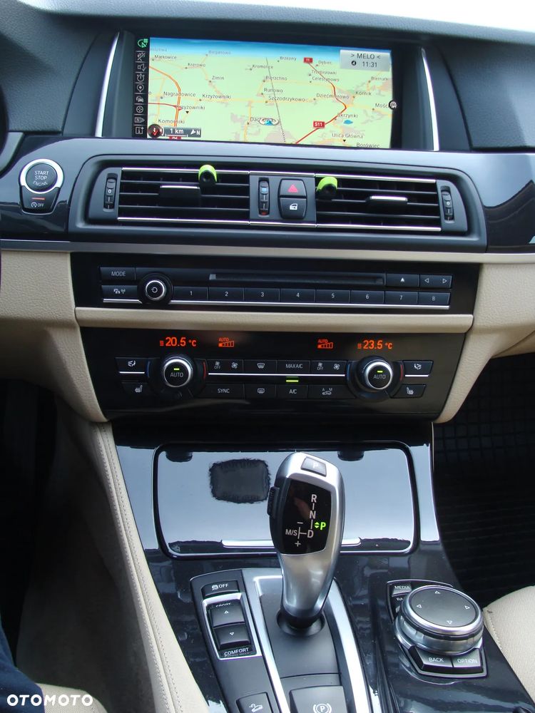 BMW Seria 5 520d xDrive - 13