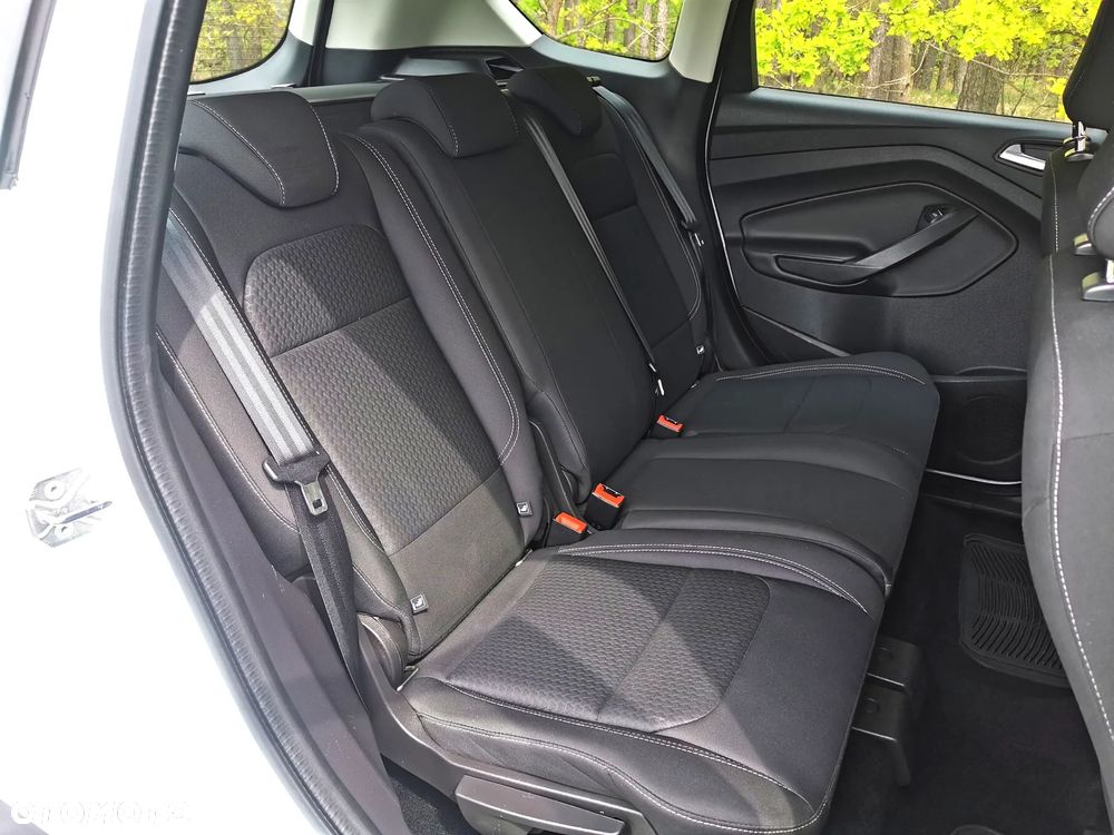 Ford Kuga 1.5 EcoBoost 2x4 Titanium - 15