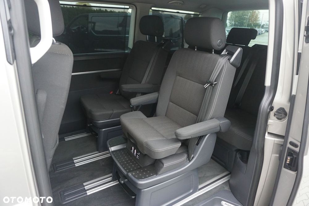Volkswagen Multivan - 19