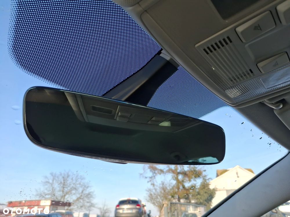 Volkswagen Golf Sportsvan - 25