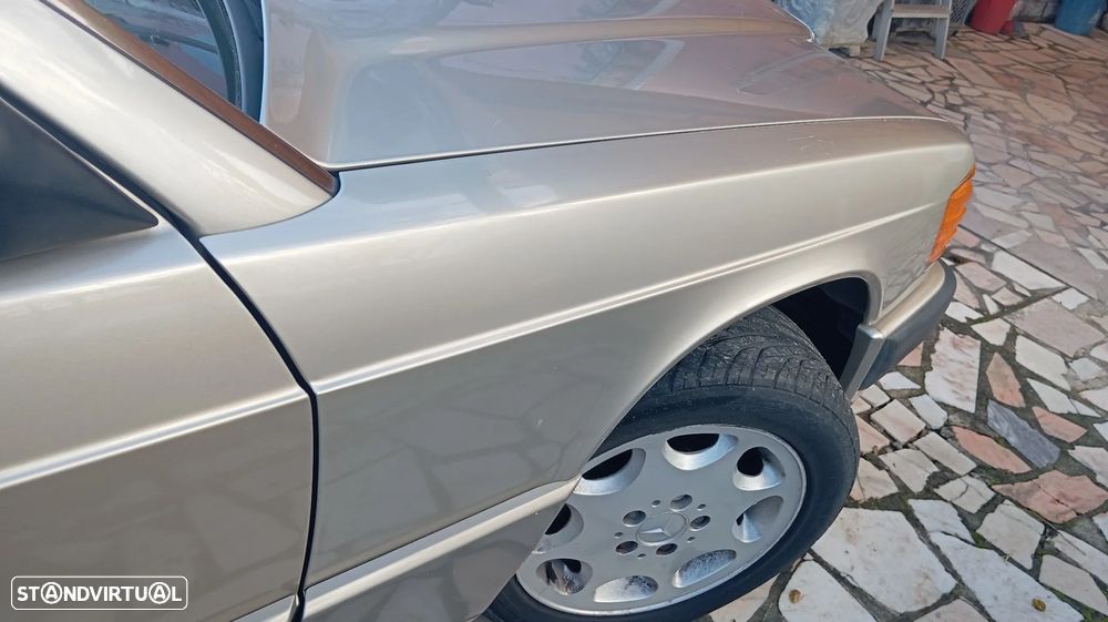 Mercedes-Benz W201 (1982-1993) - 21