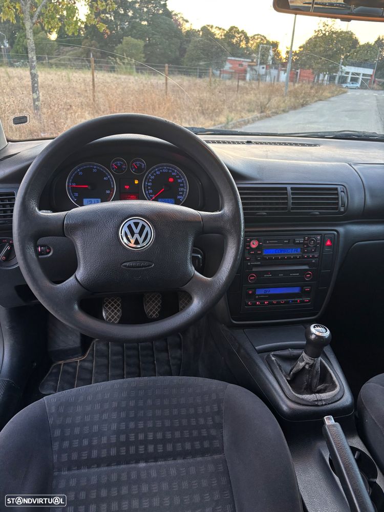 VW Passat Variant 1.9 TDi 4Motion Highline - 15