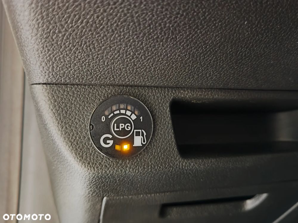 Mitsubishi Colt 1.0T Invite Style Cold - 13