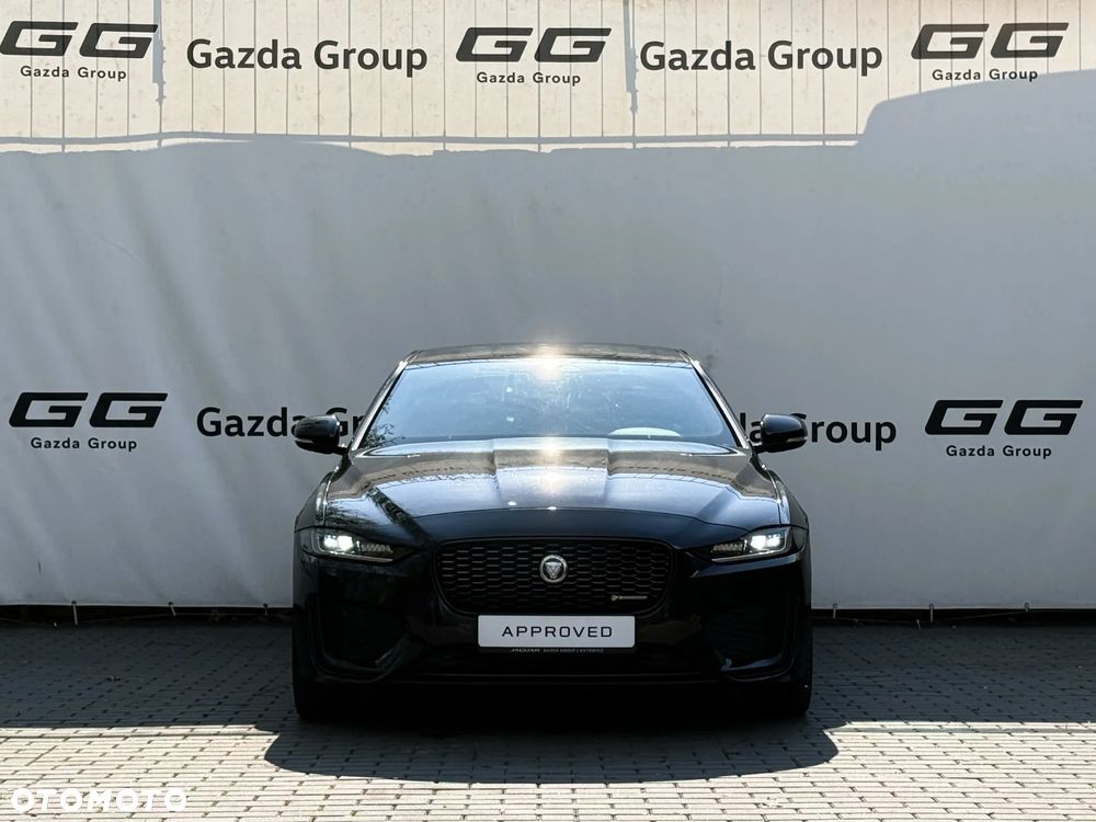 Jaguar XE 2.0 D200 mHEV R-Dynamic Black - 4