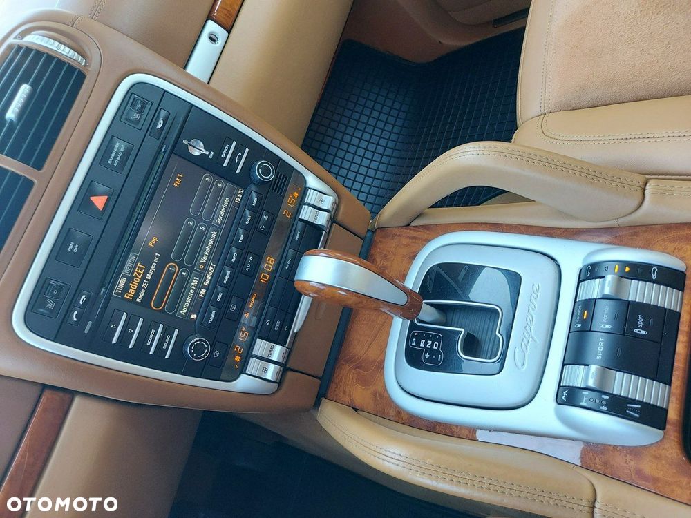 Porsche Cayenne - 10